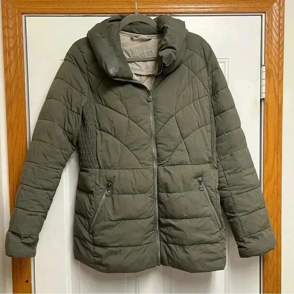 BERNARDO Women's Packable Zip Puffer Jacket with Pillow Collar Down Alternative - Picture 1 of 12